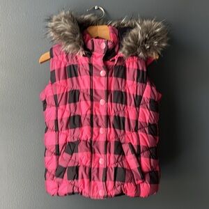 🩷 ARIZONA JEANS girls puffer vest detachable hood small pink faux fur like new